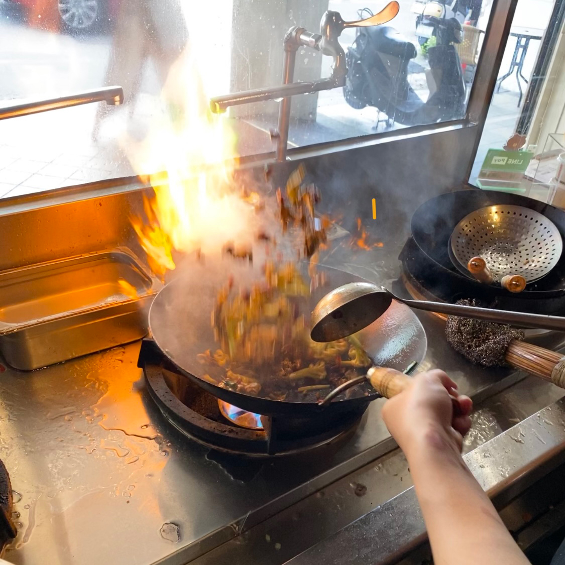 現點現炒鍋氣